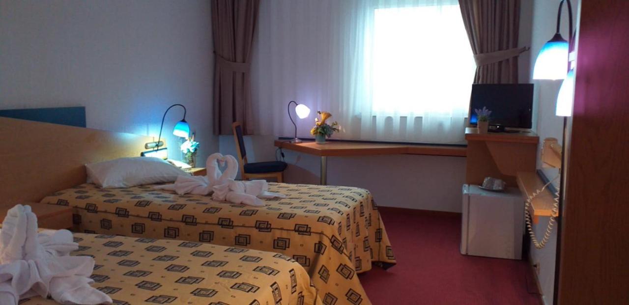 Iris Hotel Bors Exterior foto