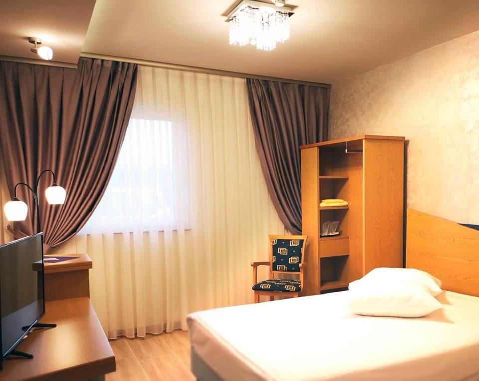Iris Hotel Bors Exterior foto